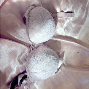Light pink vs bombshell bra